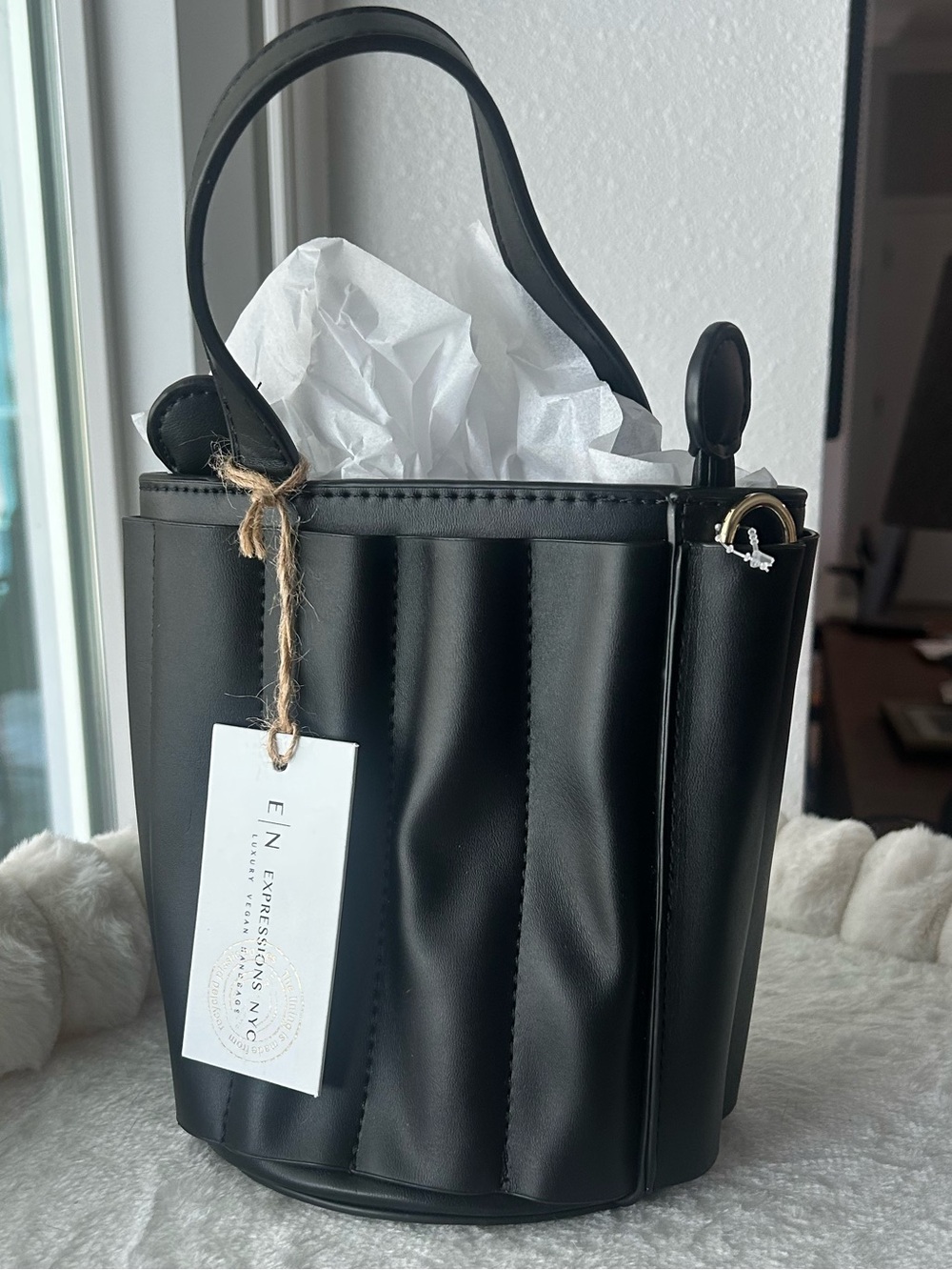 NWT E/N Expressions NYC Luxury Vegan Handbag Drawstring Bucket Bag Black